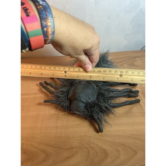 TAKE ONE 2004 Halloween Prop LED Eyes Wolf Spider on String RARE Read Desc - Picture 10 of 10